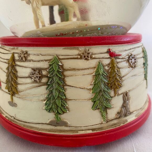 Chritmas Snow Globe w/ Santa and Reindeer Musical " Jingle bells " - Picture 6 of 10